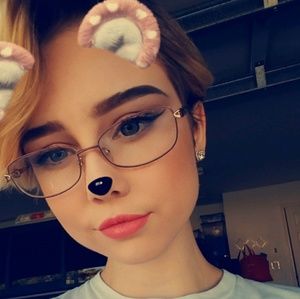 Meet your Posher, Lexi